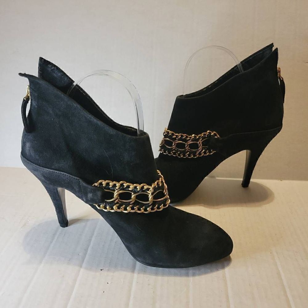 B Makowsky Black Suede Pull on Heeled Ankle Boots Size 9M